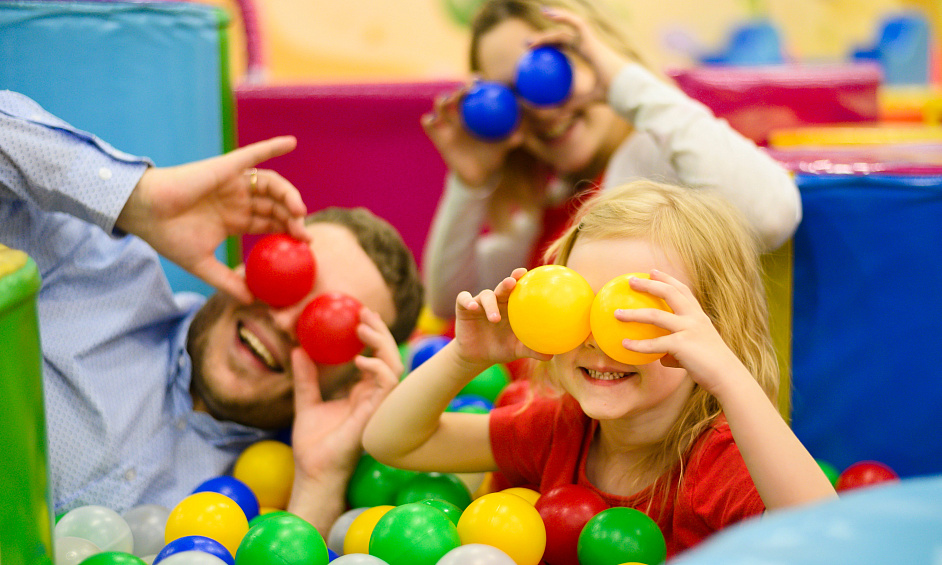 Centre De Jeux Pour Enfants Populaire Et Café À Vendre 1