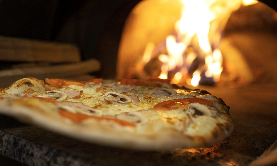 Café & Pizzeria au feu de bois – West Kensington, Londres 1