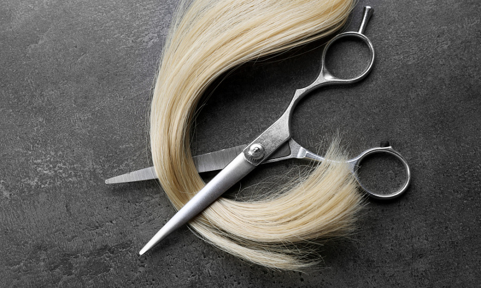 Spacious Hair Salon in Yeovil Includes 3 Bedroom Flat, Prime Location, Competitive Tariffs 1