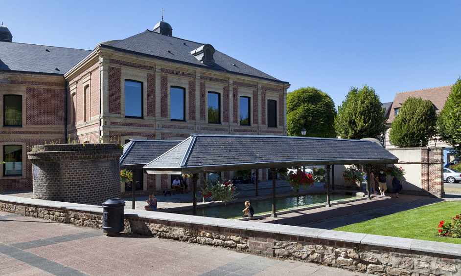 Pub neuf à Gorseinon Swansea avec des installations modernes donnant sur des terrains de sport 1 Pub neuf à Gorseinon Swansea avec des installations modernes donnant sur des terrains de sport 1