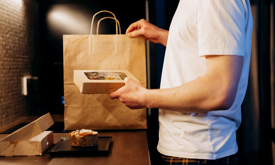 Commerce de vente à emporter à louer à Bearsden East Dunbartonshire avec des locaux récemment rénovés 1