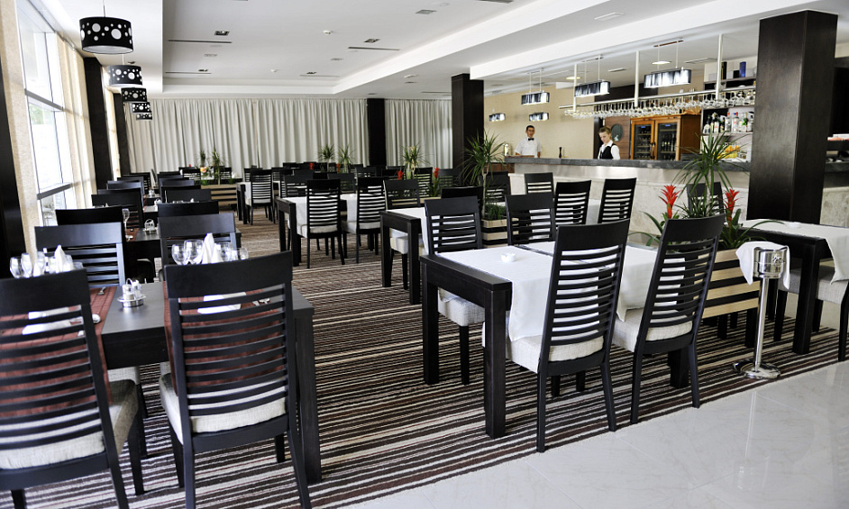 Restaurant Entièrement Équipé Au Centre-Ville D'Halifax À Vendre 1