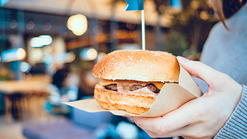 Vente Camions de burgers for sale in Newport 224424