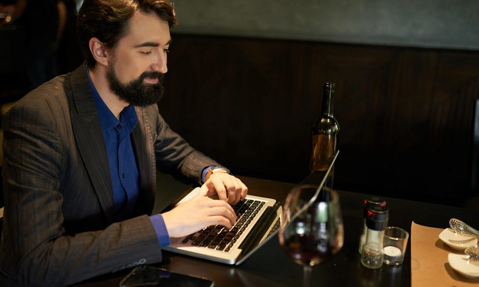 Reprendre un bar de premier choix sur deux étages à Swansea, avec potentiel de croissance et soutien à la formation 1