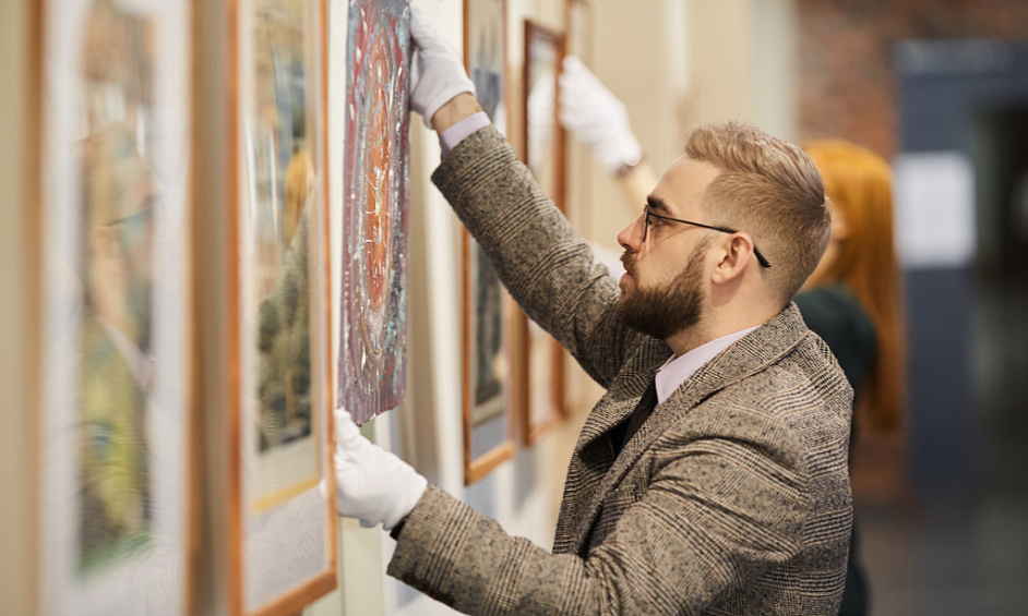 Galerie d'Art à Vendre dans le Devon avec Potentiel de Croissance et Clientèle Établie 1
