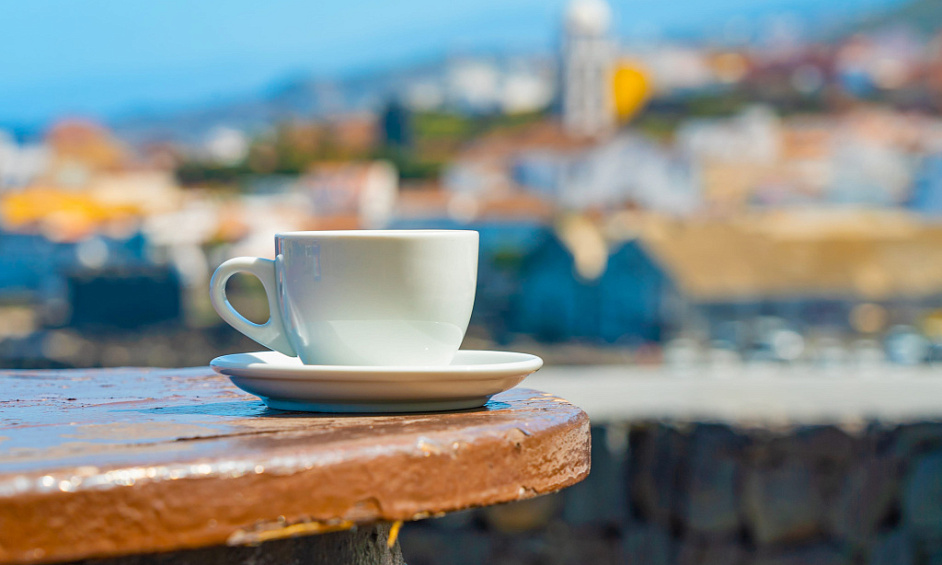 Coastal coffee shop and licensed café for sale in Bridgend, South Wales 1