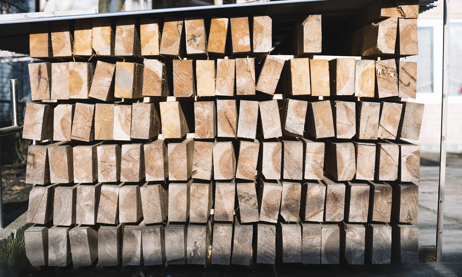 Négociant Indépendant En Bois En Banlieue De Birmingham Avec De Grands Locaux À Vendre 1