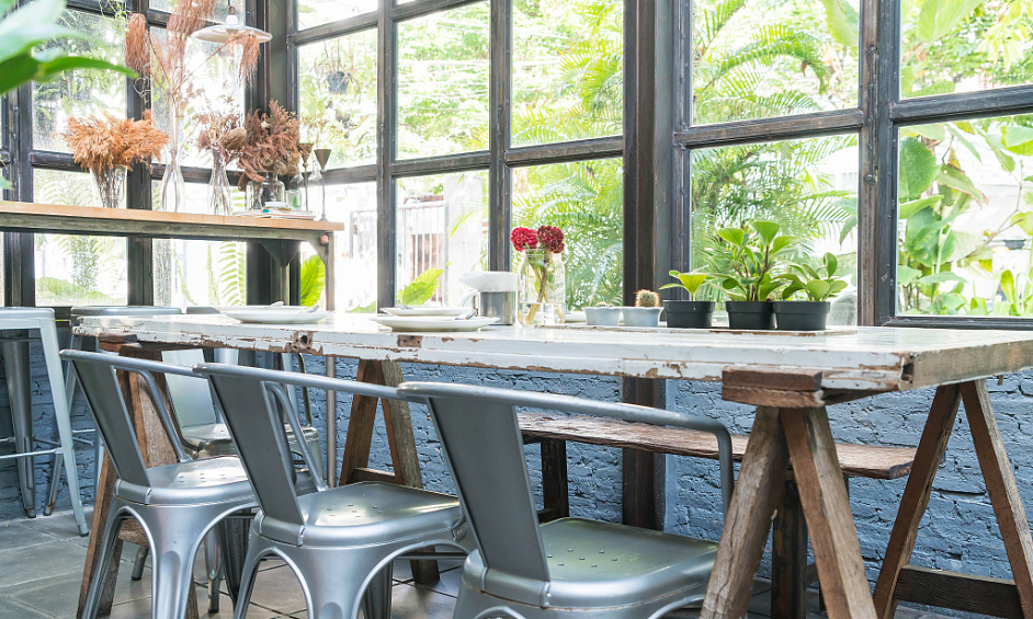 Locaux de restaurant à vendre sur Great Horton Road à Bradford, entièrement rénovés et prêts à l'exploitation. 1