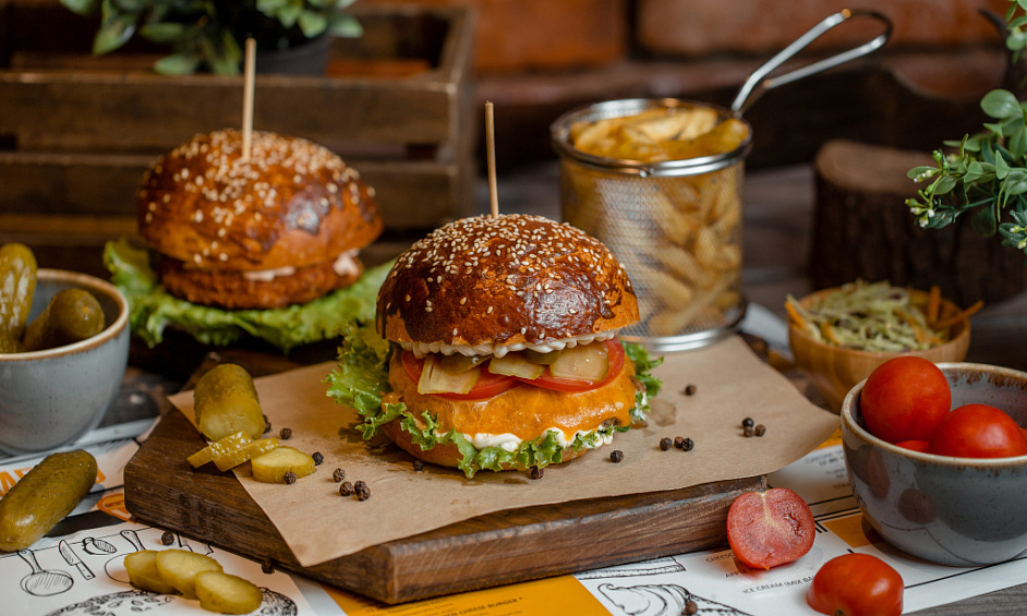 Restaurant De Burgers À Vendre À Ealing, Londres Avec Service De Livraison Et Présence De Marque 1