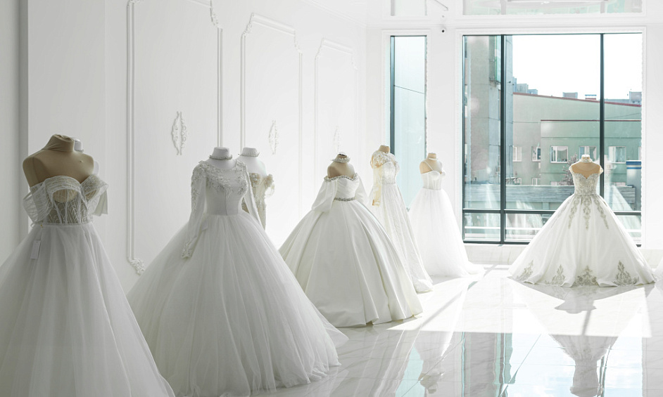 Boutique De Robes De Mariée Et De Tenues De Cérémonie À Vendre À Cheltenham Gloucestershire 1