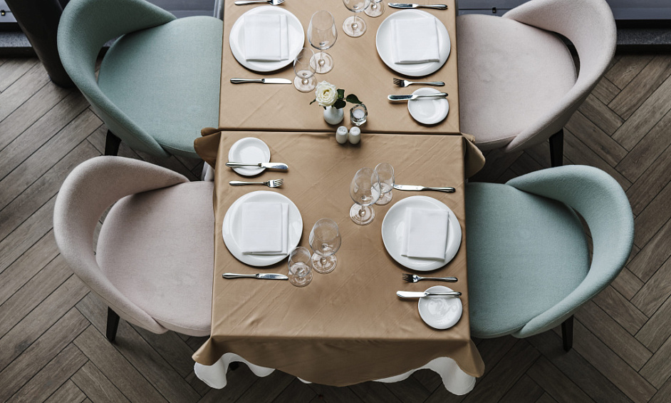 Restaurant de style bistrot à vendre dans le sud-est de l'Angleterre avec des produits locaux et un personnel expérimenté 1