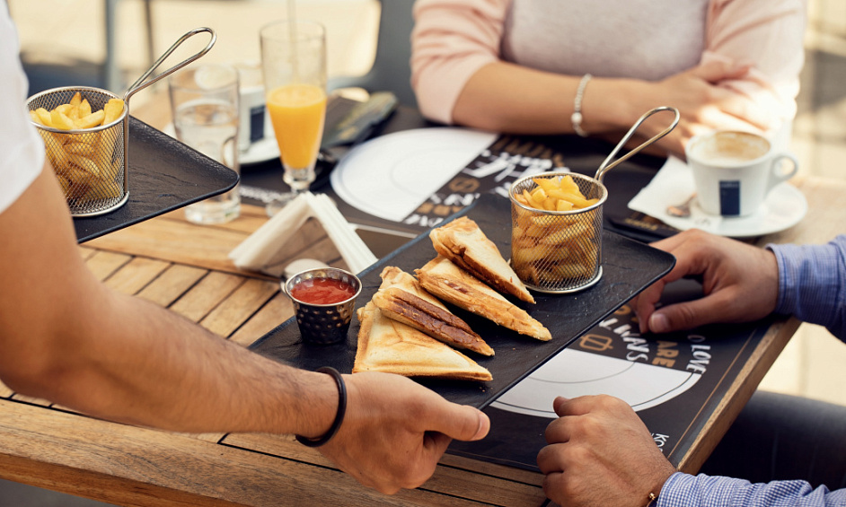 Café indépendant à vendre à Cardiff Town, servant le petit-déjeuner et le déjeuner 1