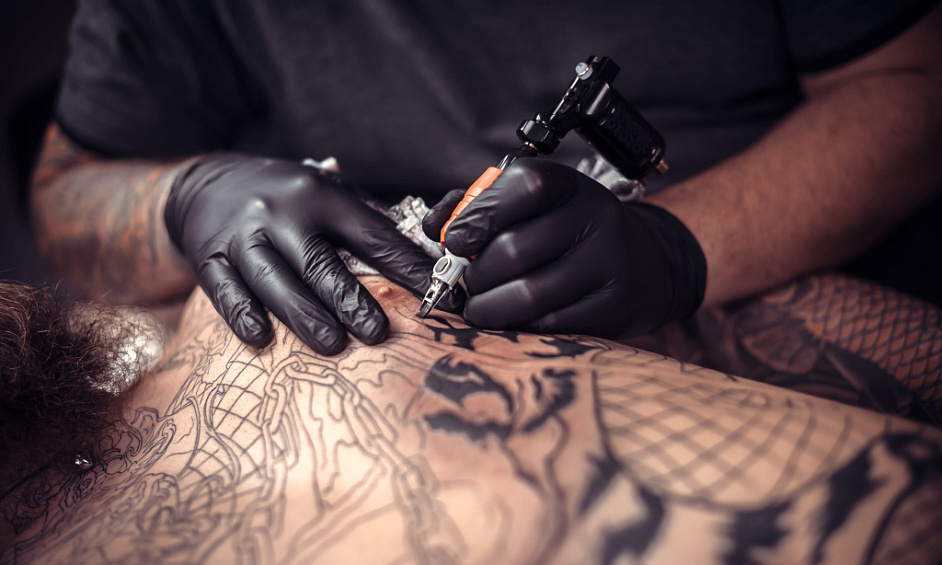 Studio de Tatouage à Woodbridge: Piercing, Détatouage au Laser, Mobilier & Installations, Clients Fidèles, Excellents Avis 1