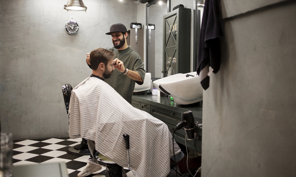 Salon de barbier à vendre dans le centre-ville de Nottingham avec une clientèle fidèle et un potentiel de croissance 1