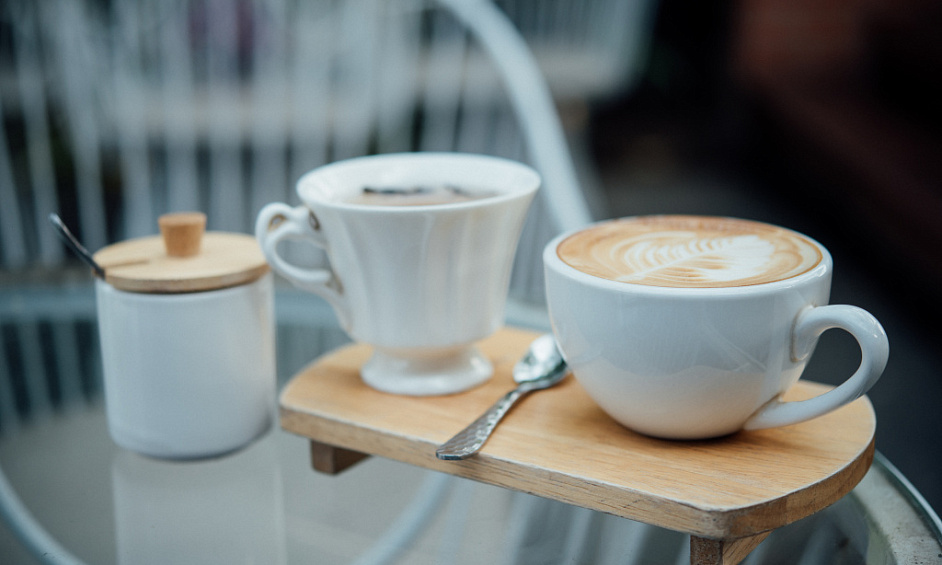 Café à vendre dans un village du Nottinghamshire avec terrasse extérieure disponible 1
