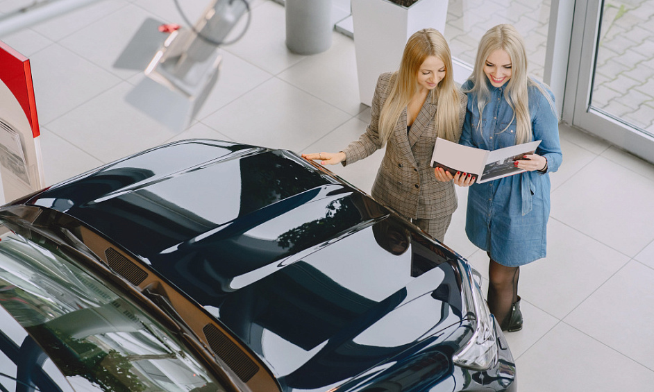 Édimbourg Showroom Automobile De Premier Choix Avec Parc Extérieur Pour 35 Véhicules, Nouveau Bail De 5 Ans Disponible 1 Édimbourg Showroom Automobile De Premier Choix Avec Parc Extérieur Pour 35 Véhicules, Nouveau Bail De 5 Ans Disponible 1