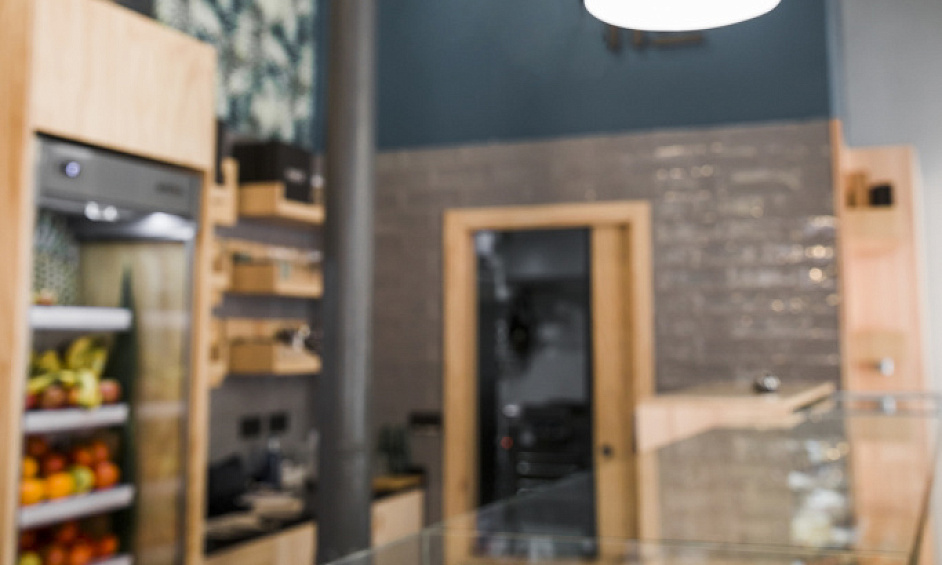 Café À Deux Étages Avec Plus De 100 Couverts À Vendre 1