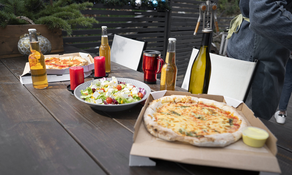 Restaurant Italien Avec Licence Et Appartement De 3 Chambres Dans Un Emplacement De Premier Choix À Westerham À Vendre 1