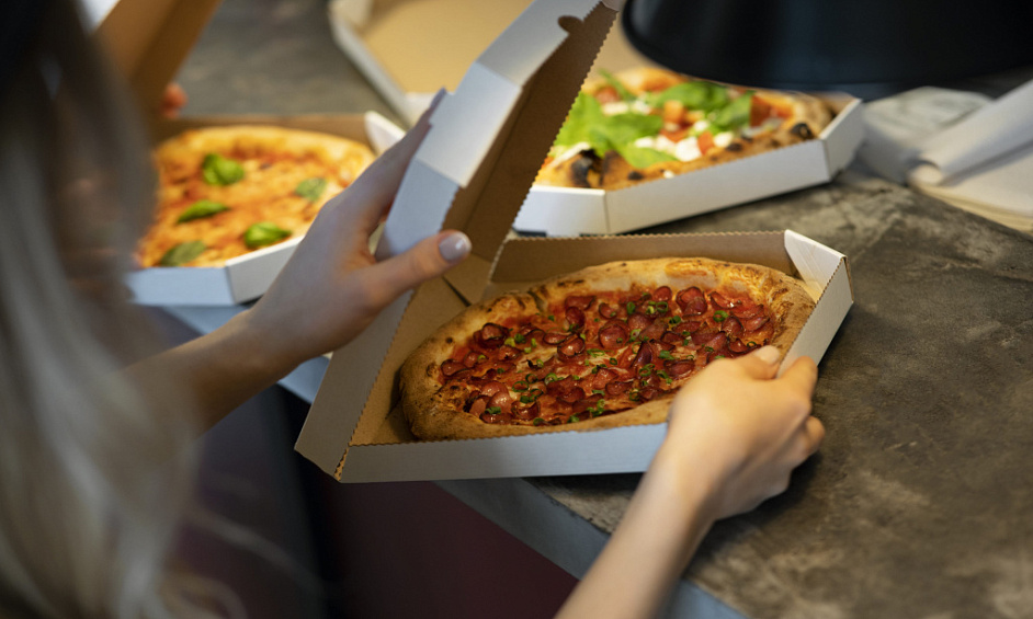 Kebab & Pizza À Emporter Haut De Gamme À Vendre Dans Un Emplacement De Premier Choix À Weybridge, Surrey 1 Kebab & Pizza À Emporter Haut De Gamme À Vendre Dans Un Emplacement De Premier Choix À Weybridge, Surrey 1