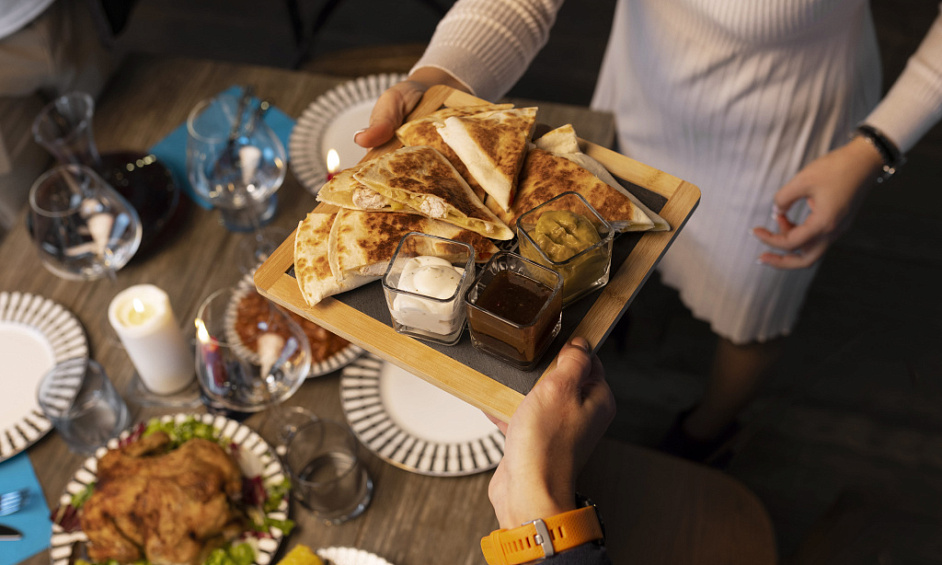 Gather Around - Restaurant kosovar authentique dans le nord de Londres, emplacement de premier choix, à vendre 1