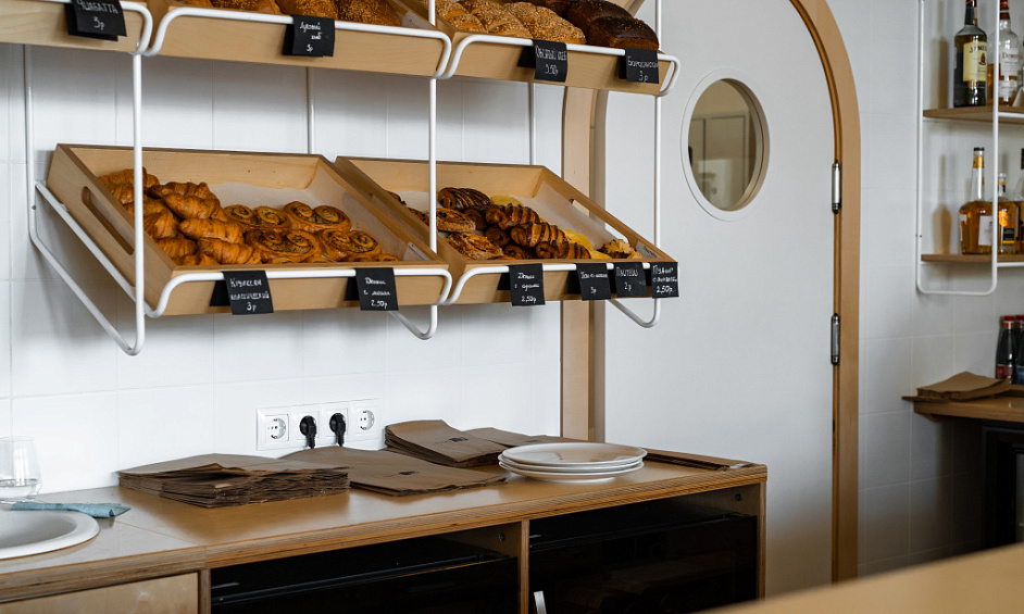 Boulangerie De Détail Avec Section De Cuisson Sur Place - Utilisation En Classe E À L'Ouest De Londres À Vendre 1