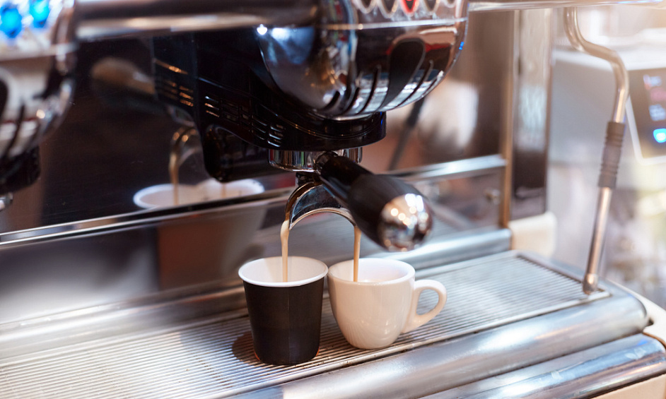 Emplacement De Choix Café & Boutique De Bubble Tea À Vendre Dans Le Quartier Animé De Londres 1