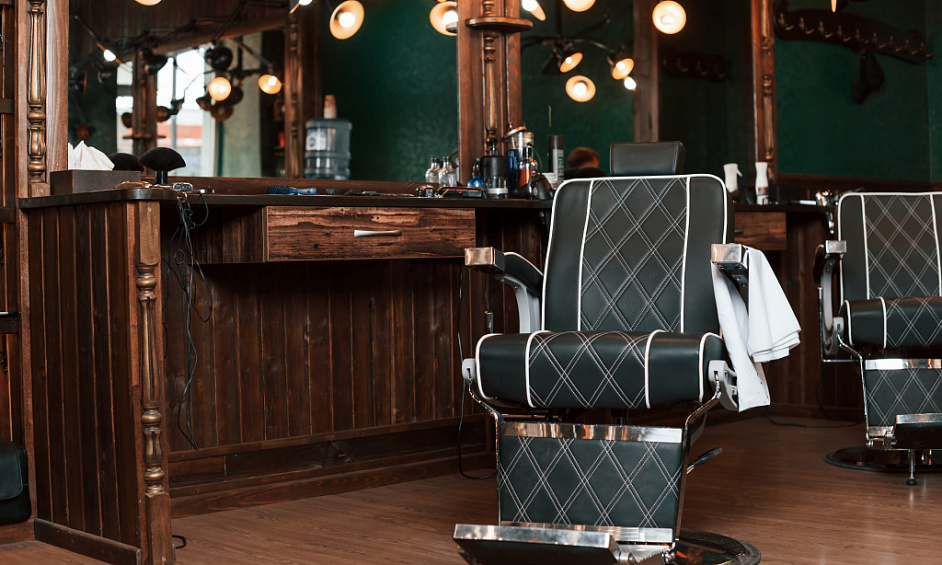 Salon De Coiffure Pour Hommes Bien Établi Avec Parking Privé À Vendre À Wood Green, Londres 1