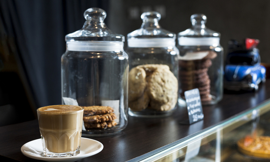 Café et bar à sandwichs à vendre à Cheadle Manchester avec un bail sécurisé et une forte affluence piétonne 1