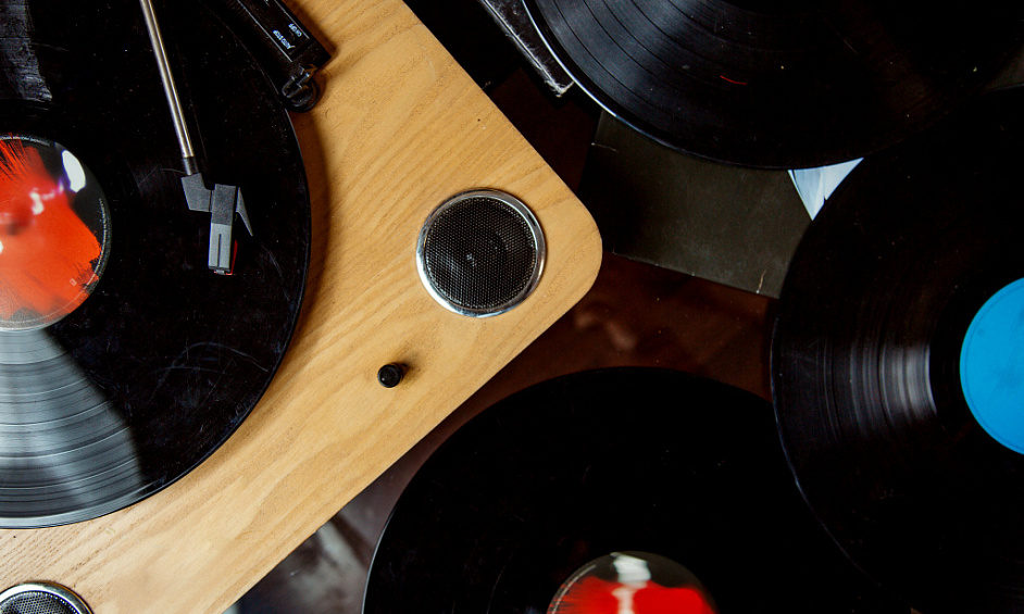 REVENDEUR E-COMMERCE DE DISQUES VINYLES ET DE MATÉRIEL DJ 1