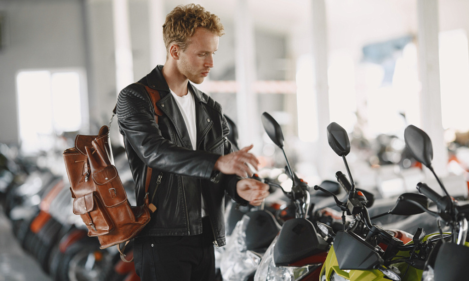 Entreprise De Motos Établie À Londres Depuis 20 Ans À Vendre, Réputée Pour Son Service De Qualité Supérieure 1