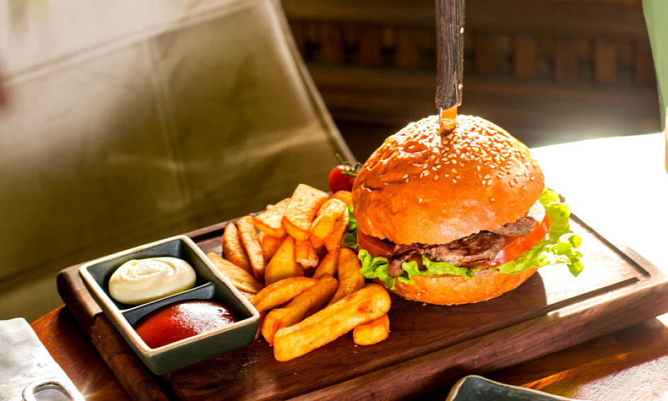 Vente À Emporter De Burgers Et Desserts Haut De Gamme Avec 14 Places Assises Dans Le Grand Londres À Vendre 1