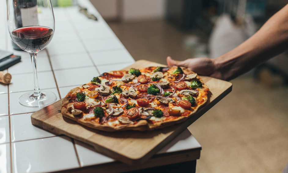 Bib's Esfihas Pizzeria Brésilienne dans la City de Londres À Vendre, Forte Présence en Livraison 1