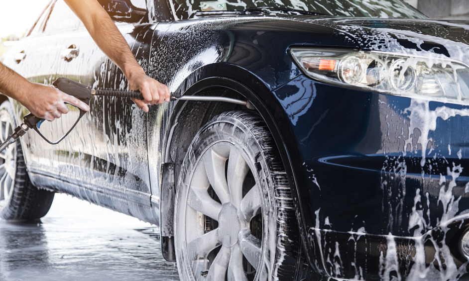 Lavage de Voitures à la Main à Romford Londres avec Opportunités de Franchise Disponibles 1