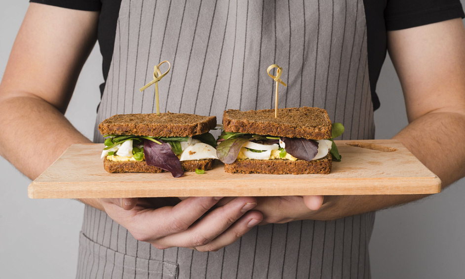 Bar À Sandwiches Florissant Depuis 40 Ans Dans Le Centre-Ville De Coventry À Vendre 1