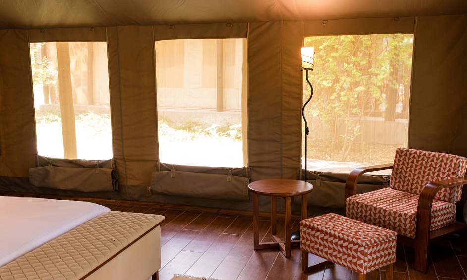 Complexe de gîtes à vendre à Liskeard, Cornouailles, avec droits de pêche et potentiel d'extension 1