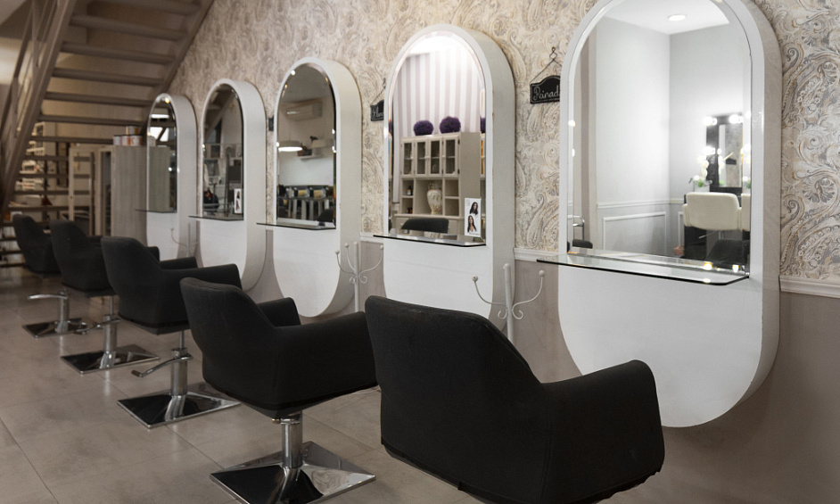 Salon de coiffure et boutique de cadeaux à vendre à Hackney, la City de Londres – Wavi London and Gifts N Dat 1