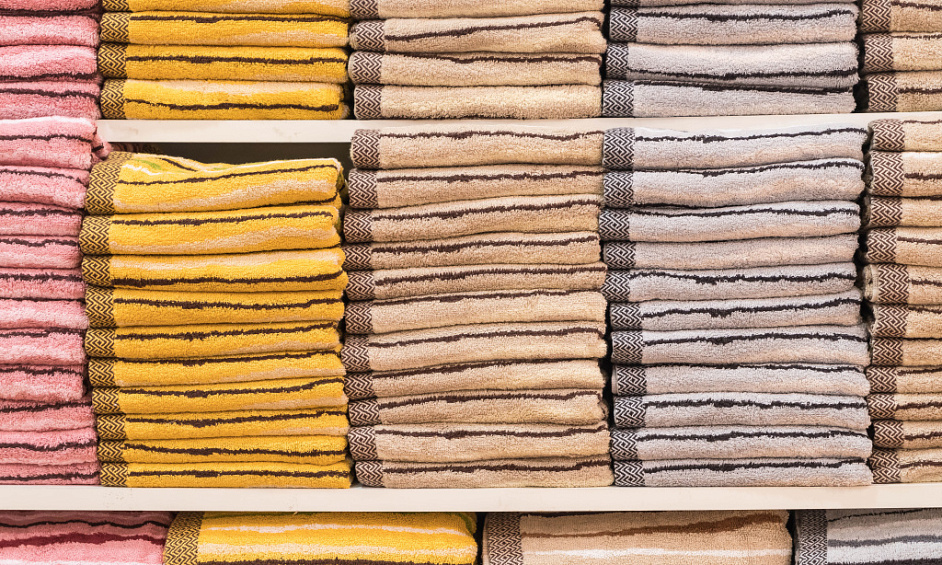 Magasin Populaire De Rideaux, Tapis & Literie À Vendre 1