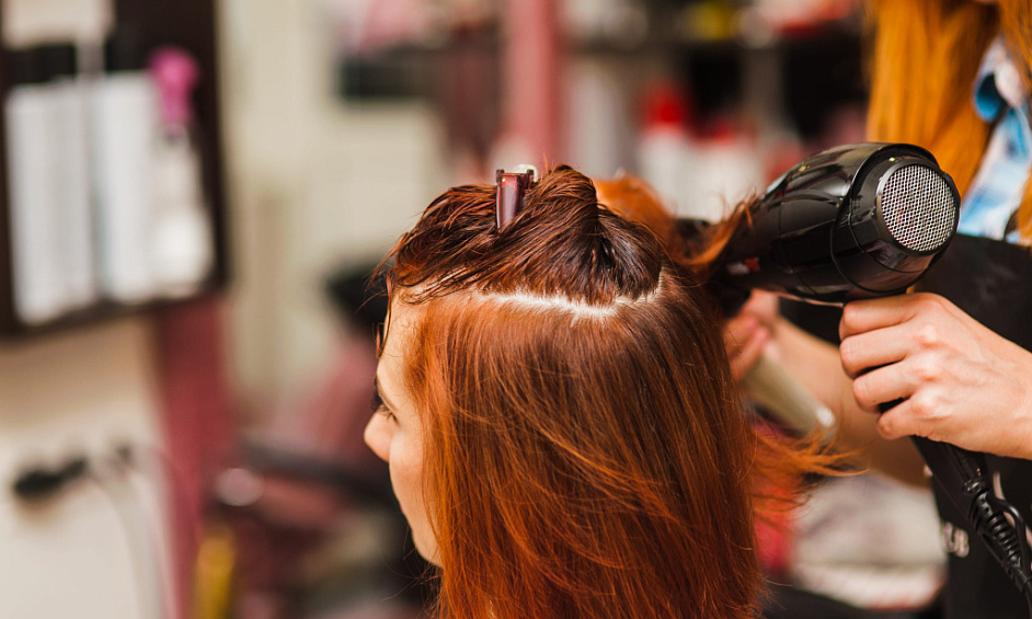 Salon De Coiffure Au Centre-Ville À Vendre À Édimbourg Avec Espace Rénové Et Clientèle 1 Salon De Coiffure Au Centre-Ville À Vendre À Édimbourg Avec Espace Rénové Et Clientèle 1