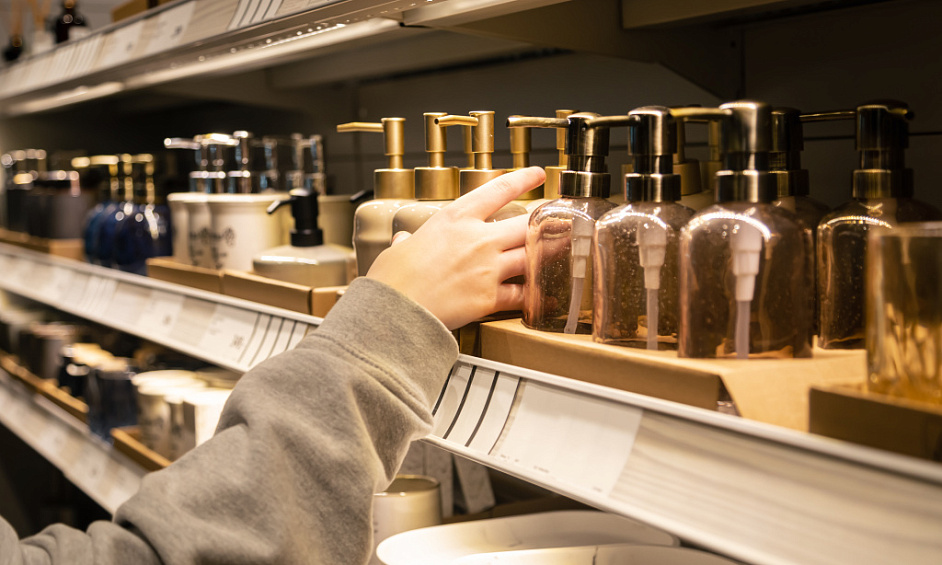 Kiosque de parfums arabes à vendre au centre commercial d'Édimbourg 1