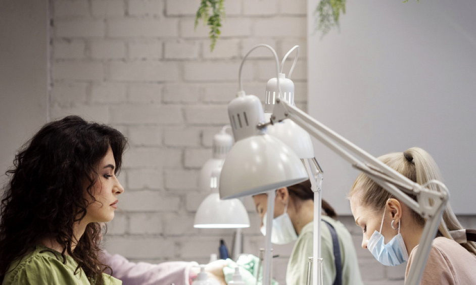 Salon De Beauté Bien Présenté Dans Le Sud De Londres À Vendre 1