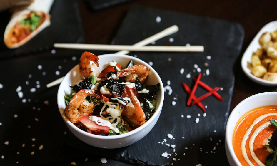 Restaurant De Street-Food Chinois À Vendre Dans La City De Londres Avec 32 Places Et Une Note D'Hygiène 4-Étoiles 1