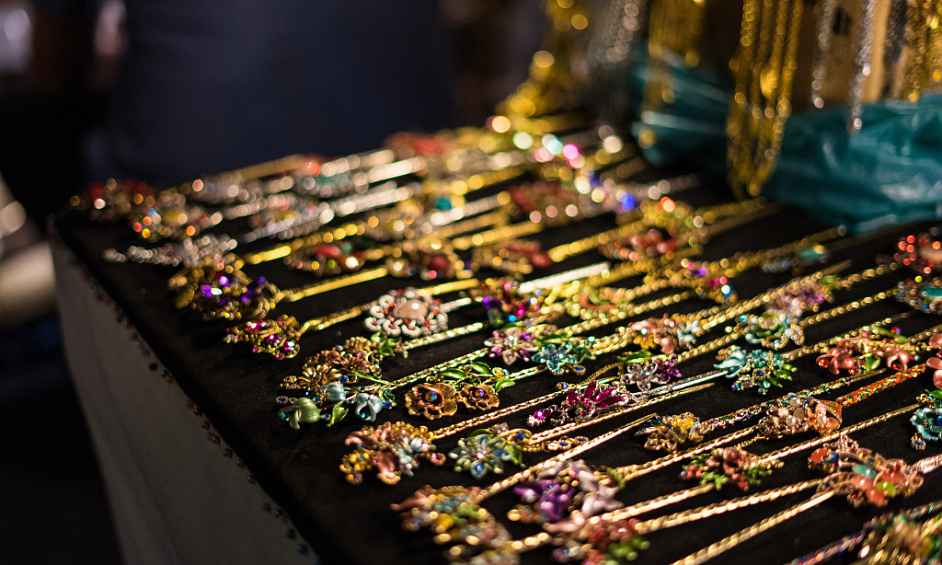 Boutique de bijoux indiens à vendre sur le Golden Mile de Leicester - Rituals Jewellery 1