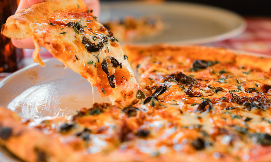 Pizzeria Artisanale Vibrante & Restaurant Fusion À Vendre 1