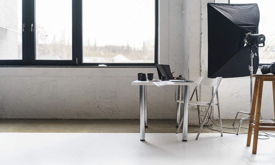 Studio de tournage et de photographie avec espace de bureaux à vendre à Bedminster, Bristol 1