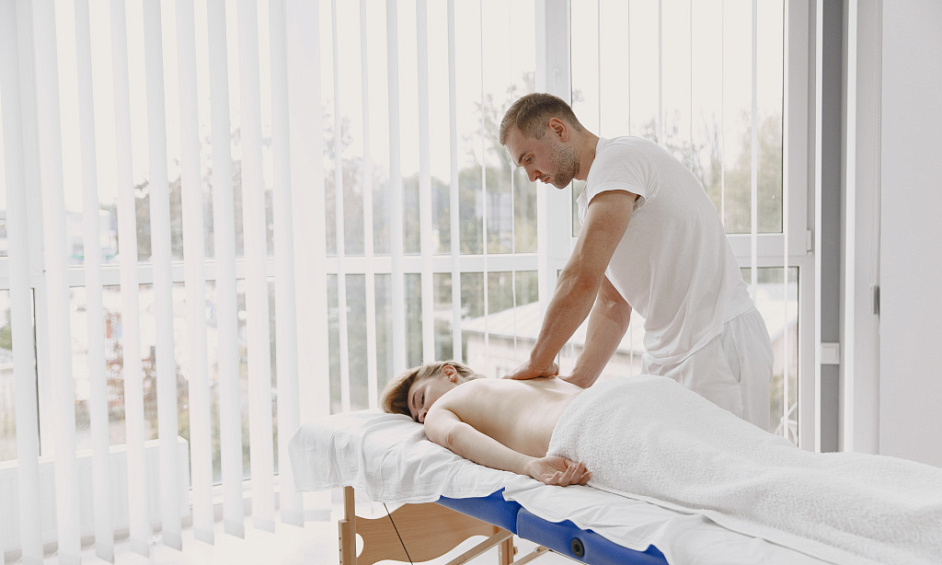 Centre D'Ostéopathie Et De Massage À Vendre À Londres 1